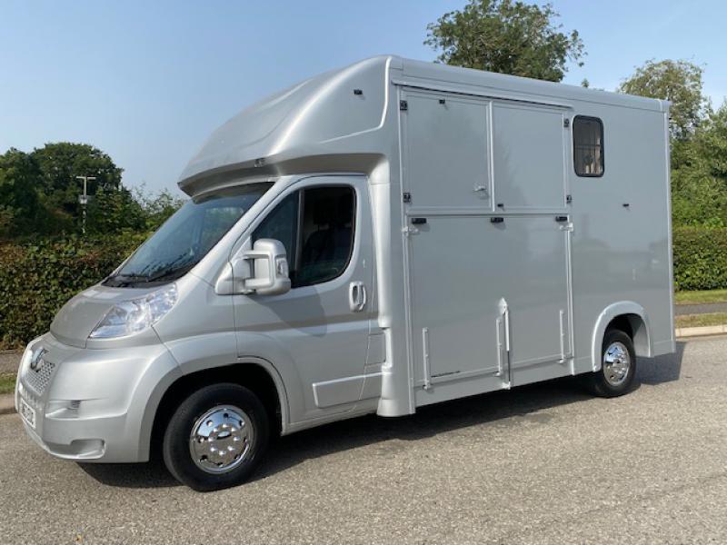 23-648-2014 Peugeot Boxer 3.5 Ton Select Excel long stall model. New Build. LWB. Full wall between horse area and changing area. Finished off in metallic silver