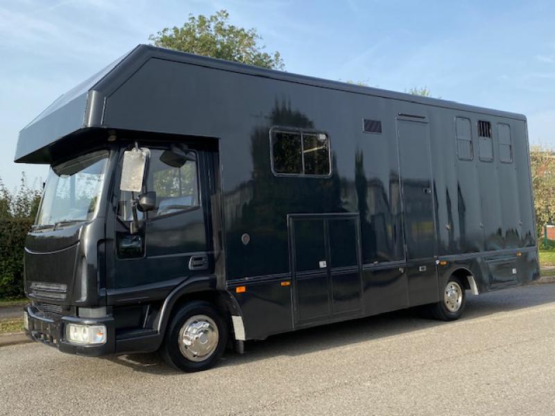 23-649-2007 Iveco Eurocargo 75E17 7.5 Ton Coach built by PRB horseboxes. Stalled for 3. Smart luxurious living, sleeping for 4. Toilet and shower.. Very low mileage. No external tack locker intruding into the horse area. VERY SMART HORSEBOX!