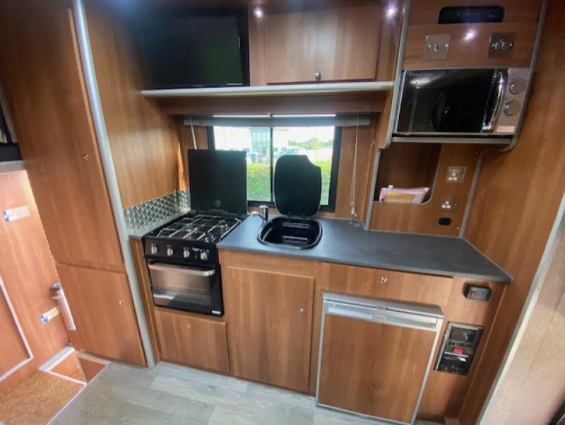 23-650-STUNNING 7.5 Ton 2014 Model 63 Iveco Eurocargo 7.5 Ton Automatic coach built by G B Coach builders. Stalled for 3. Smart luxury living, with sleeping for 5. Underfloor storage. Full tilt cab.. Beautiful truck