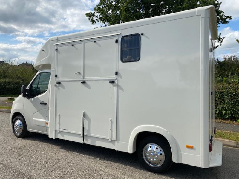 23-652-2016 Renault Master 3.5 Ton Select Excel long stall model. New Build. LWB. Full wall between horse area and changing area.