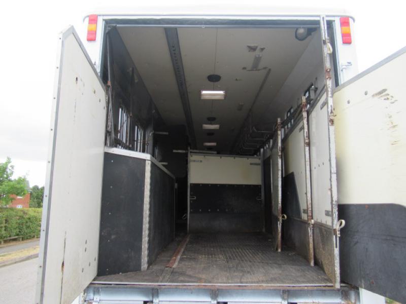 23-653-2008 Model 57 Iveco Stralis 26,000 kg Automatic. Oakley Professional Horse transporter. Stalled for 8. Twin sleeper cab.. Excellent condition throughout!