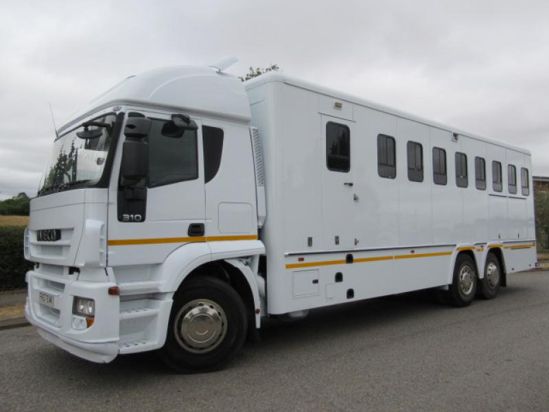 23-653-2008 Model 57 Iveco Stralis 26,000 kg Automatic. Oakley Professional Horse transporter. Stalled for 8. Twin sleeper cab.. Excellent condition throughout!