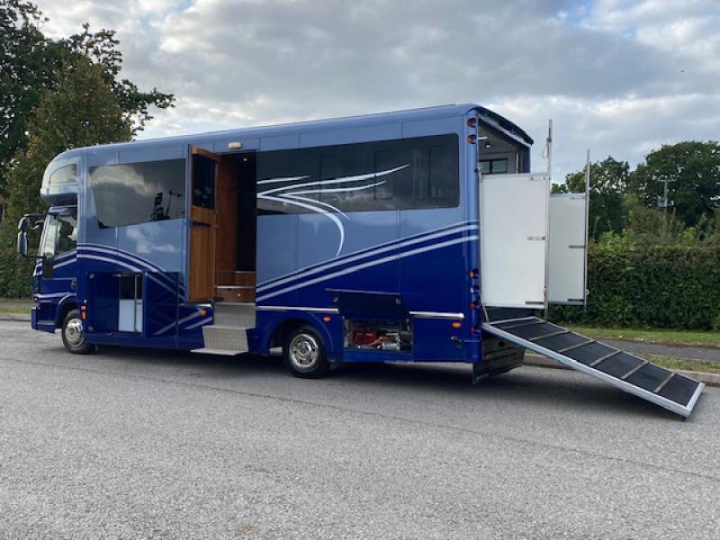 23-656-BEAUTIFUL 7.5 Ton 2013 Iveco Eurocargo 75E17 Automatic Coach built by Whittaker coach builders. Whittaker Impact Model. Stalled for 3. Smart luxurious living. Sleeping for 4. Huge specification throughout. Only 49,057 Miles from new!  No external tack lockers intruding into the horse area.