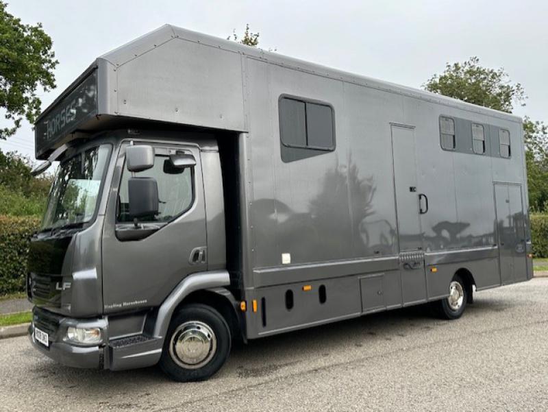 23-666-2008 DAF LF 8.3 Ton recent build by Hayling Island Horseboxes. Stalled for3. Smart luxury living, Sleeping for 3. Fitted toilet.  Metallic paint.. Striking horsebox!