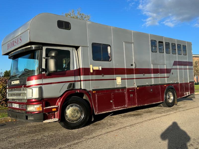 23-691-Scania 220 17,000 kg Coach built by Brindley horseboxes. Stalled for 5 large horses or 6 ponies. Smart spacious living, sleeping for 5. Fitted toilet. Full tilt cab.  Recently refurbished horse area