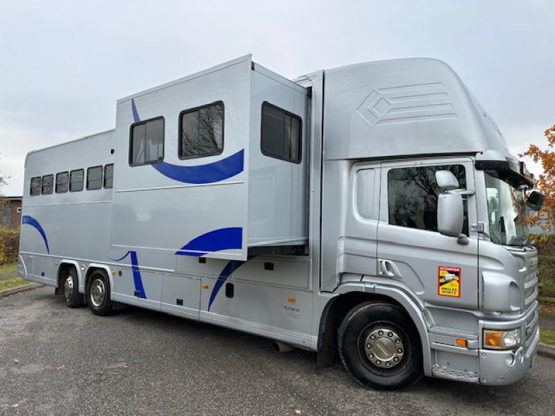 23-703-Beautiful 2008 Scania P380 Semi-Automatic. 26,000 kgs. Coach built by Ketterer coach builders. Stalled for 6 with side and rear ramp. Full luxury living, large slide out, Pop up, sleeping for up to 6 people. Huge specification. Rear steer.. Drag hitch..  Stunning truck!