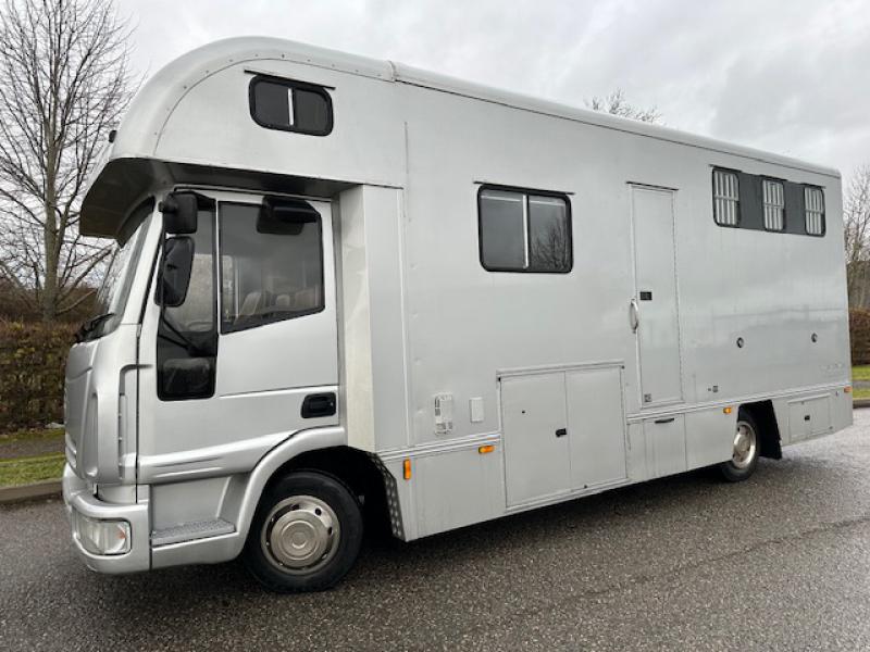 23-721-2007 Iveco Eurocargo 75E17 7.5 Ton Coach built by Thorpe horseboxes. Stalled for 3. Smart luxurious living, sleeping for 4. Toilet and shower. No external tack locker intruding into the horse area. VERY SMART HORSEBOX!
