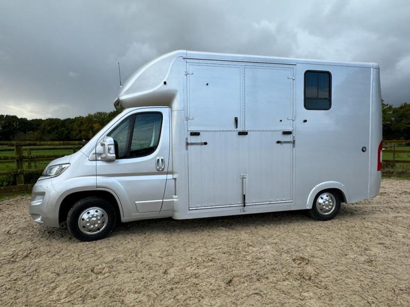 24-738-2017 66  Citroen Relay 3.5 Ton Coach built by Chaighley. Long stall model. Brand new build on LWB chassis. Stalled for 2 rear facing. Finished off in metallic silver.