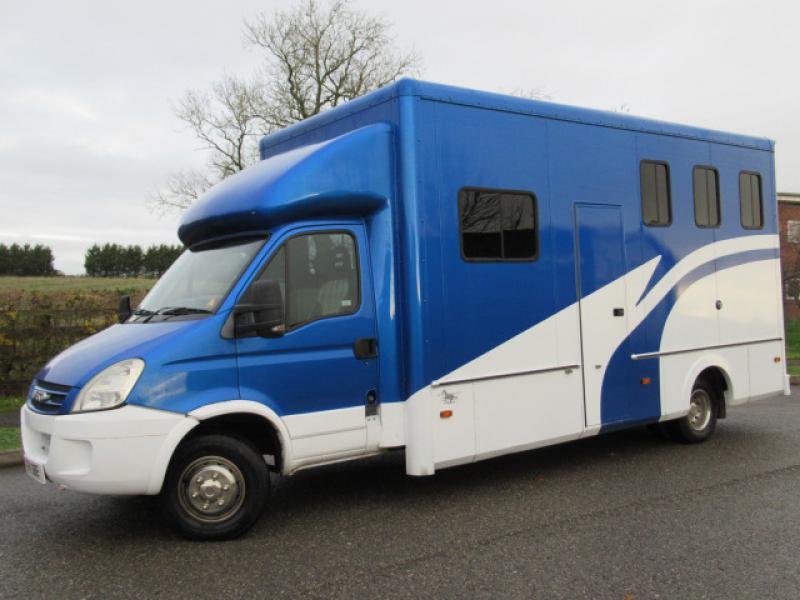 24-757-** NEW PRICE **  2009 Iveco Daily 6.5 Ton Coach built by LF Coach builders. Stalled for 3 herringbone. Smart living, Cut through cab.. VERY SMART HORSEBOX