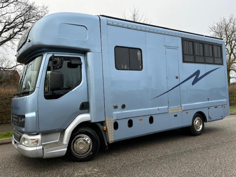 24-768-2008 DAF LF 7.5 Ton Coach built by Highbury horseboxes. Stalled for3. Smart luxury living, Sleeping for 4. Toilet and shower. Striking horsebox!