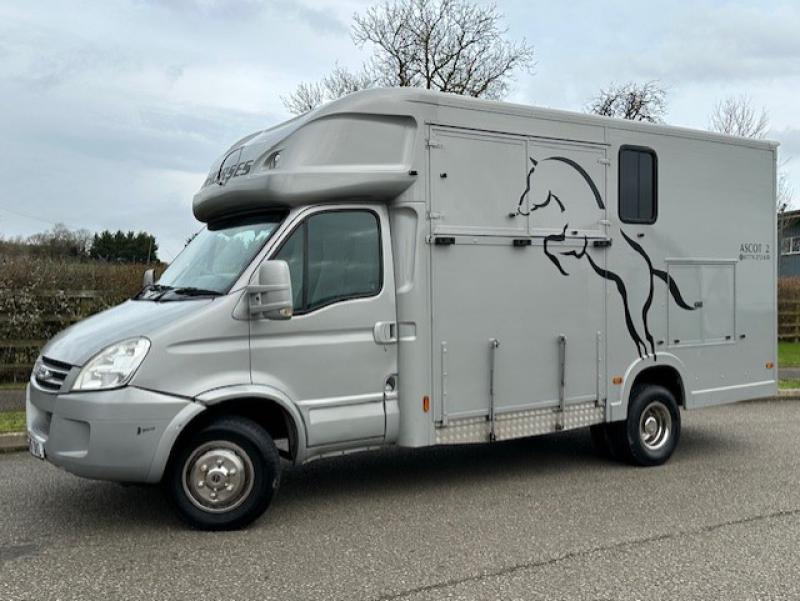 24-780-2007 Model Iveco Daily 6.5 Ton   Coach built by Ascot coach builders. Weekender model. Stalled for 2 rear facing. Smart living at the rear.. Excellent condition throughout