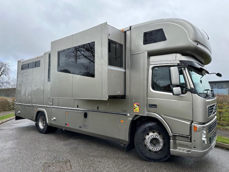 24-792-2006 Volvo FM 300 automatic 18 Ton Coach built by Bretherton Coach builders. Smart luxury living with large slide out. Sleeping for 6. Stalled for 4. Excellent condition throughout.. EU Certified..