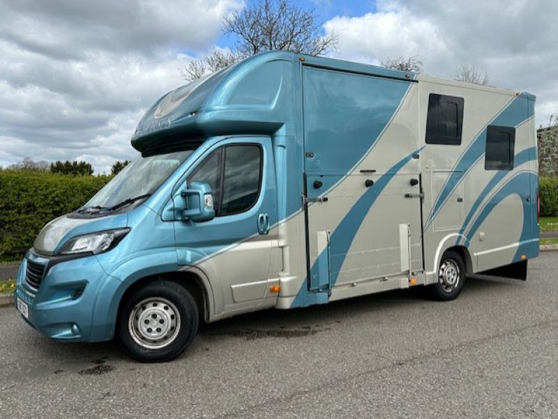 24-806-Beautiful 2018 Peugeot Boxer 4.5 Ton Coach built by Topline Coach builders. Weekender  Model. Stalled for 2 rear facing.. Smart living at the rear. High specification.. Stunning horsebox