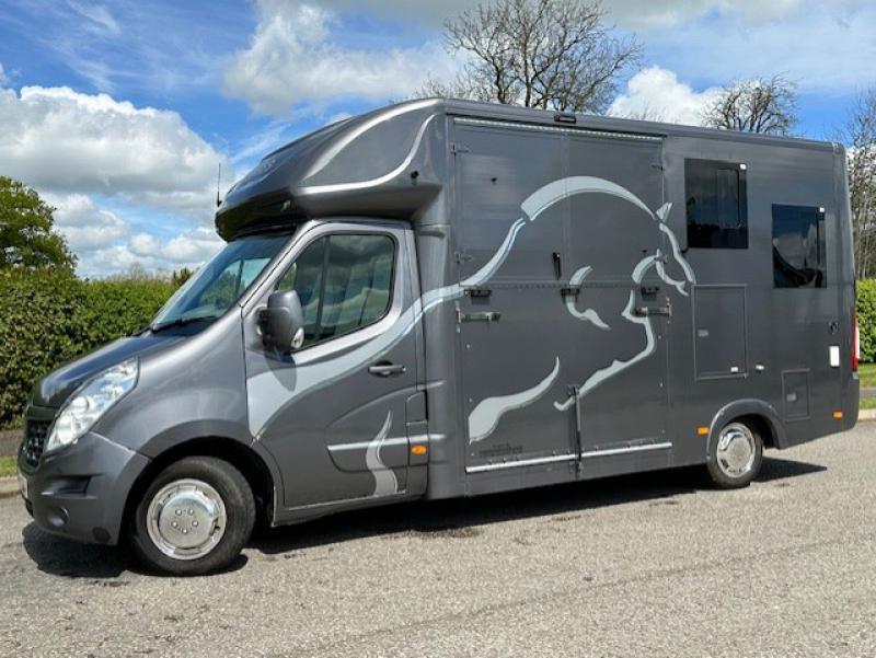 24-818-Beautiful 2017 Model 66 Renault Master 3.5 Ton Coach built by Foxey horseboxes. Weekender Model. Stalled for 2 rear facing.. Smart compact living at the rear.. Stunning 3.5 ton horsebox