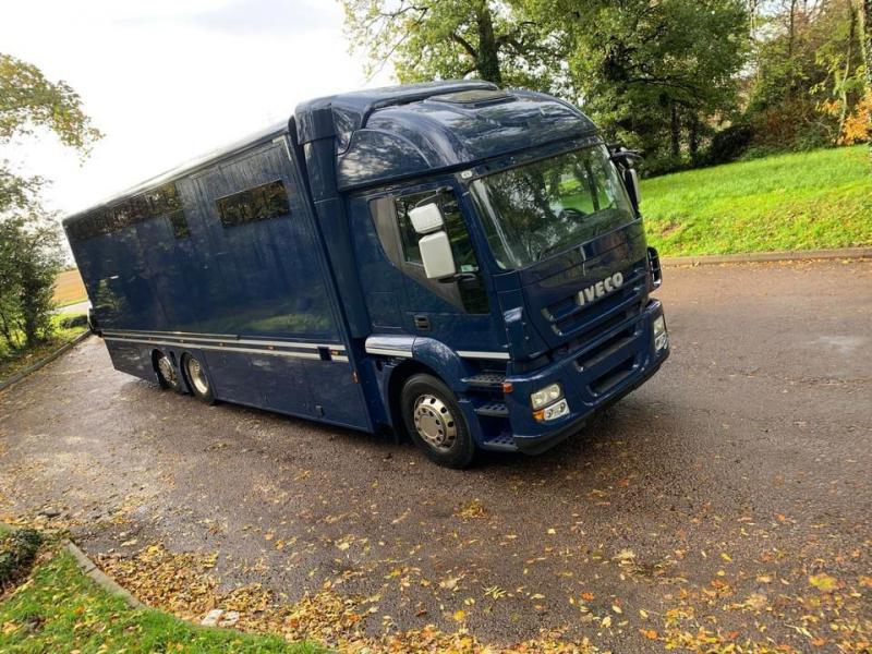 24-850-2013 Iveco Stralis Automatic 26,000 kg Coach built by Emsley-Metcalfe Horseboxes, Stalled for 6 with smart luxury living, Slide out.  Front and rear air suspension,. Rear steer, Huge specification . Sleeping for 6... LIKE NEW!